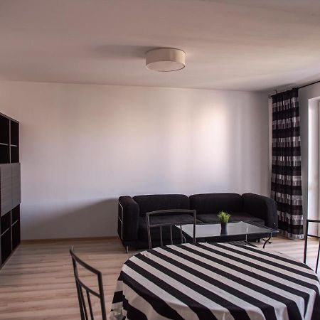 Sdh 2 Radzymin Comfortable Apartment Near Warsaw Exterior foto